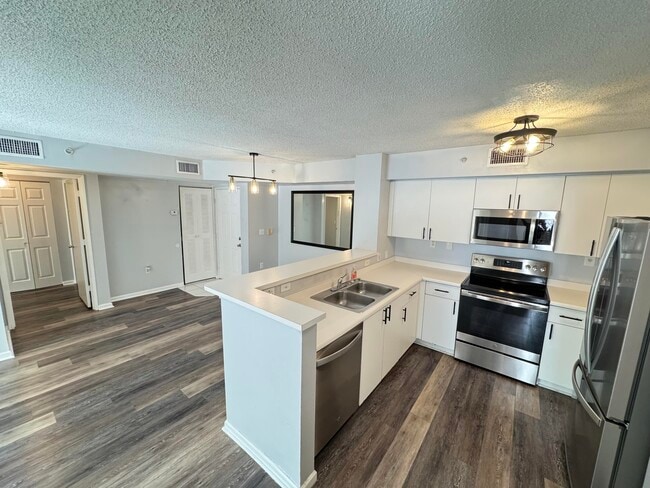 Building Photo - 7896 Sonoma Springs Cir