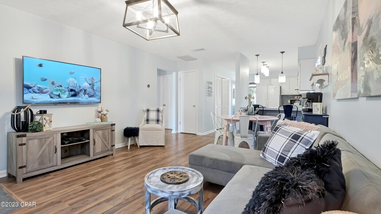 Foto principal - 2508 W 10th St