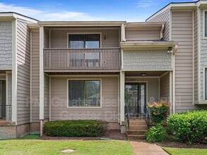 Building Photo - 717 Barlin Ct