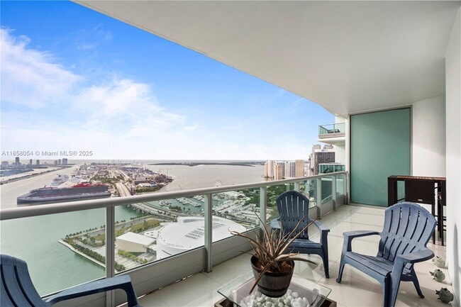 Building Photo - 900 Biscayne Blvd