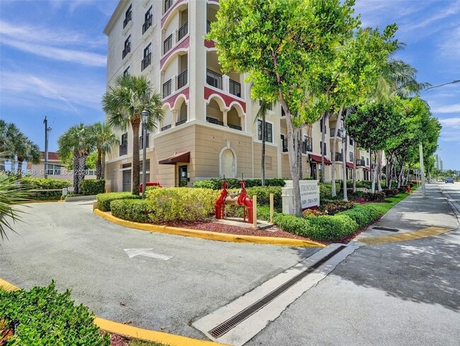 Building Photo - 2509 N Ocean Blvd