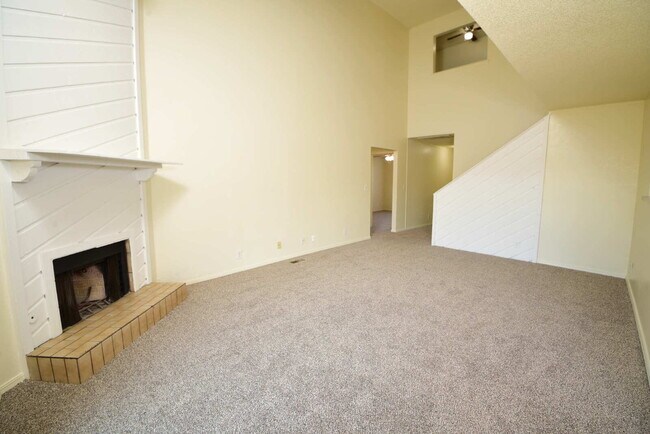 Foto del edificio - Spacious 3-Bedroom Home in Jenks School District with Bonus Loft & Private Patio