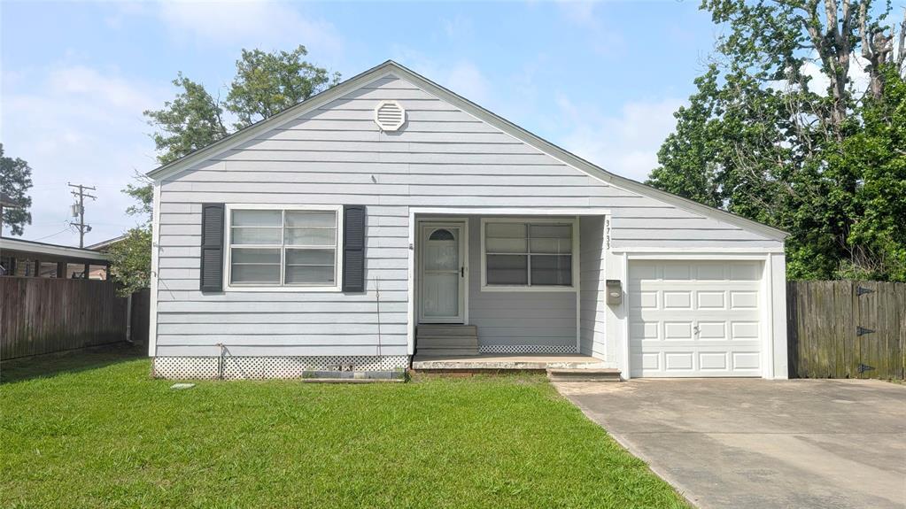 Primary Photo - 3733 Hays Ave