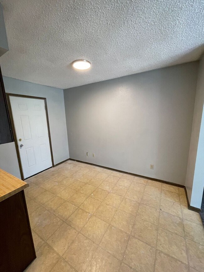 Foto del edificio - 1147-1147 Oleson Rd