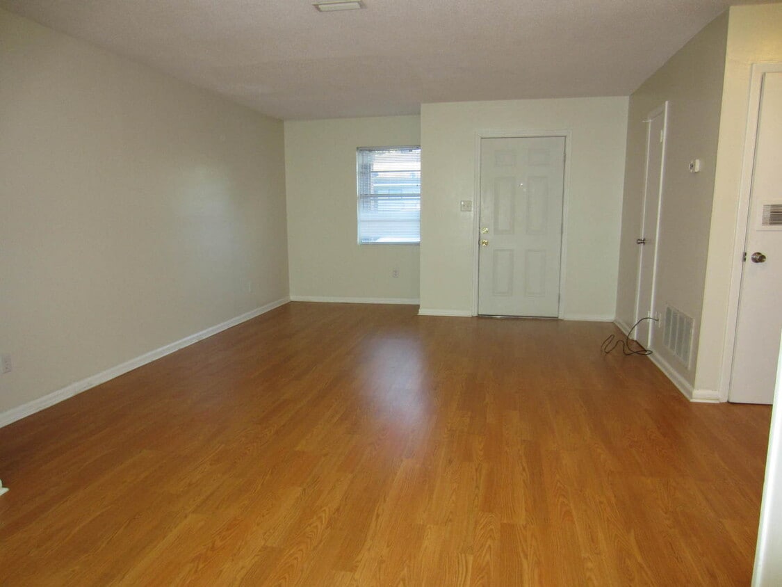 Building Photo - Lankford Place - 2BD/1B Duplex