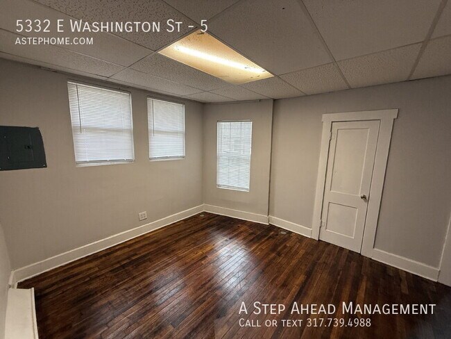 Foto del edificio - 5332 E Washington St