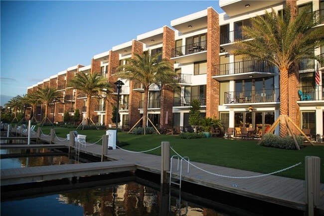 Building Photo - 1800 S Ocean Dr