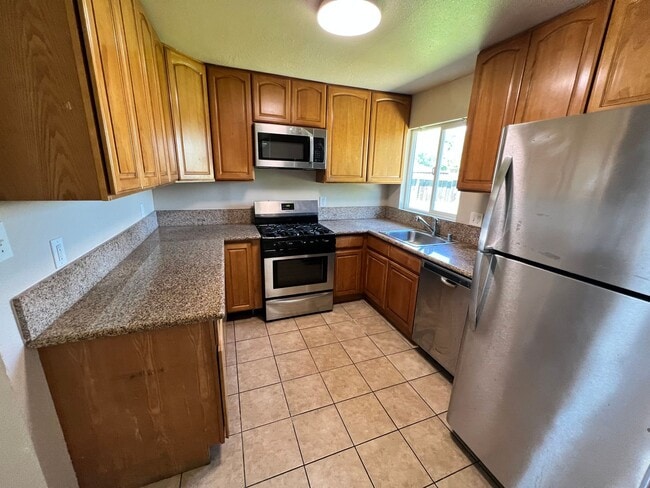 Foto del edificio - Great looking duplex, plenty of room, and ...