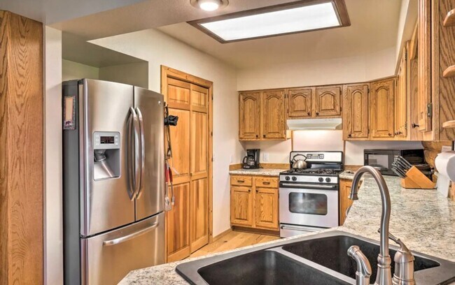 Foto del edificio - SEASONAL 4bd 2ba log home