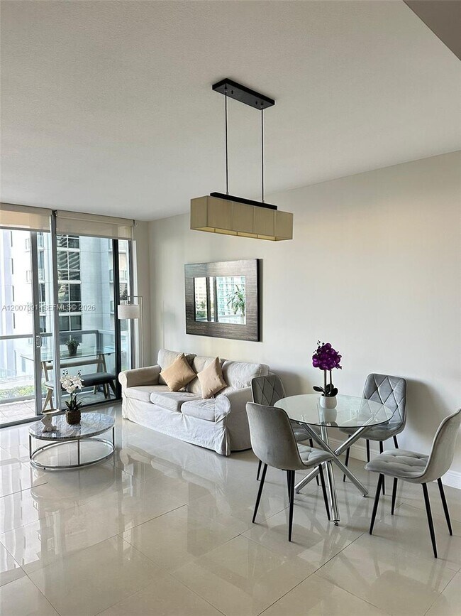 Foto del edificio - 1050 Brickell Ave