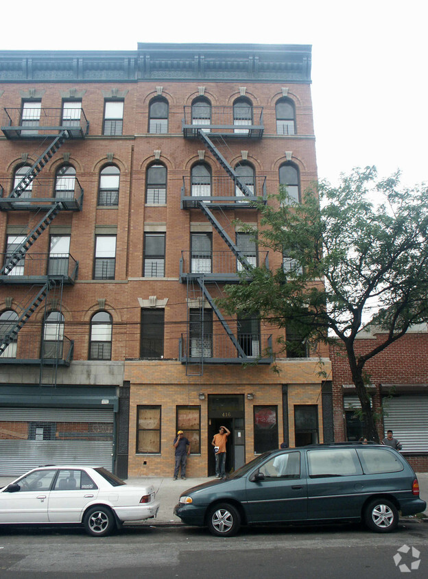 Foto principal - 416 E 138th St