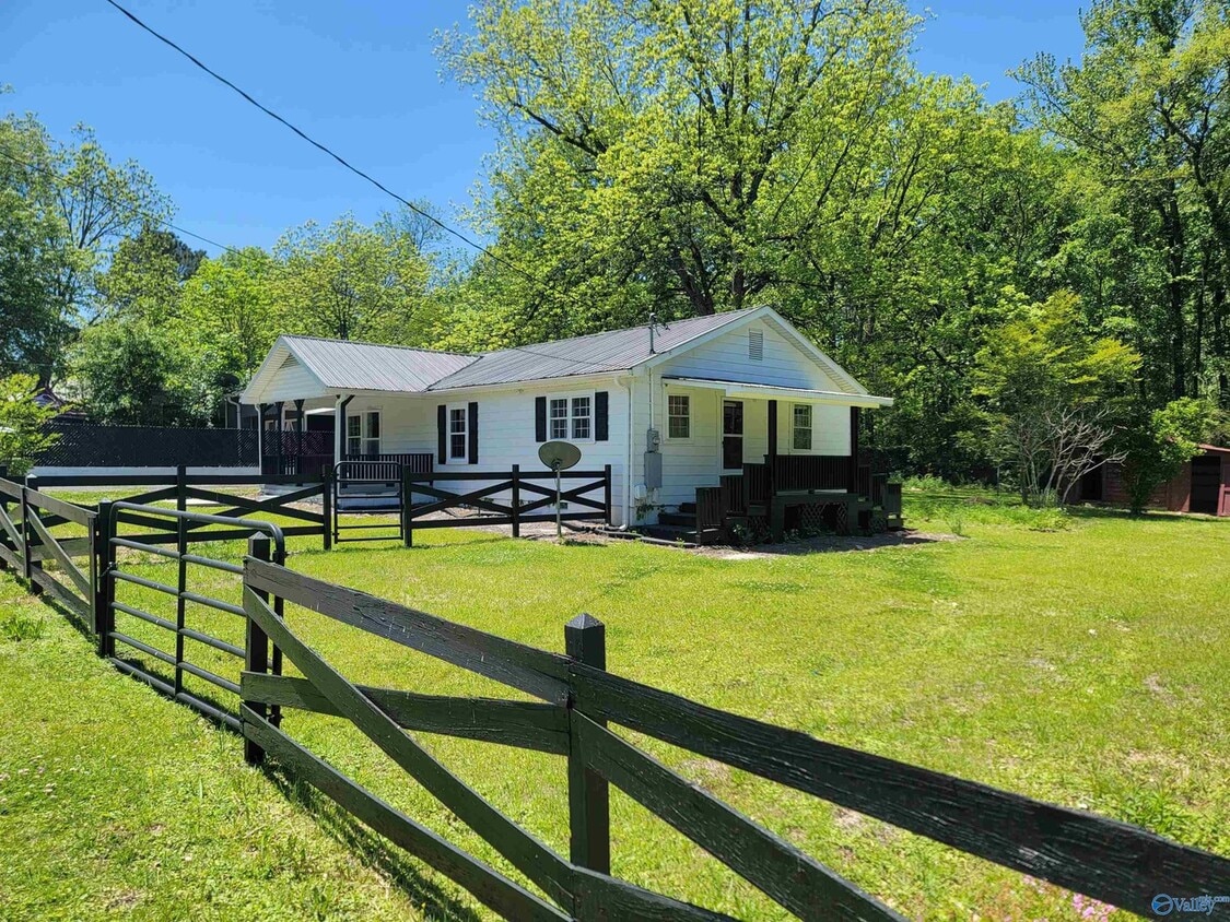 626 Dewey Ave, Attalla, AL 35954 House Rental in Attalla, AL