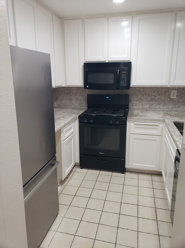 Foto del edificio - 1360 W Capitol Dr