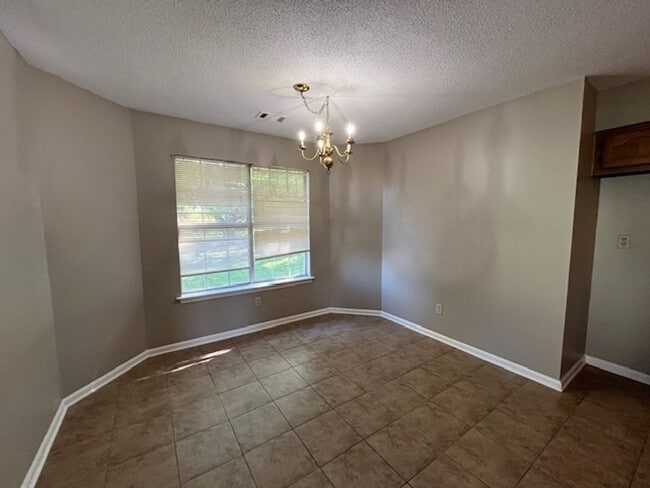 Building Photo - Renovated 3 Bedroom 2 Bath Home for Rent!!