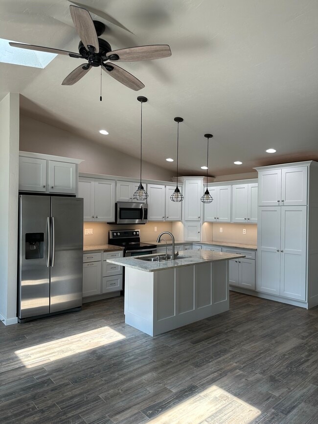 Building Photo - 3403 Cimarron Ct