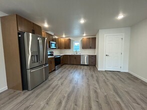 Building Photo - 2652 Roseanne Ct