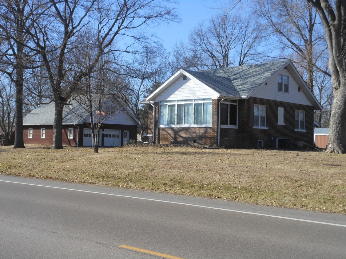 350 Glen Carbon Rd, Glen Carbon, IL 62034 House Rental in Glen Carbon