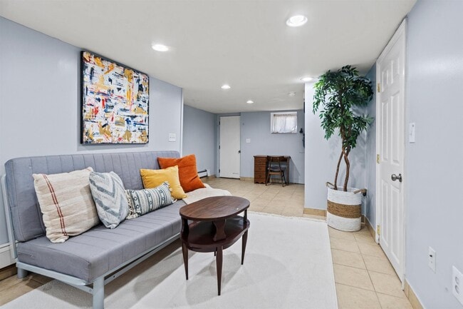 Building Photo - 41 Irving St