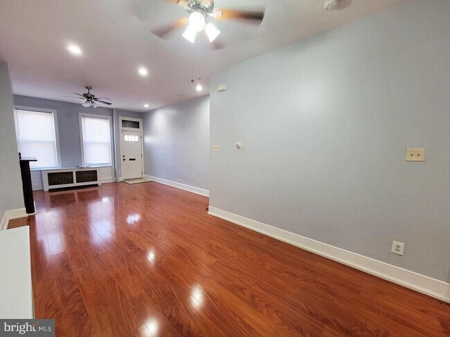 Foto del edificio - 3638 N Sydenham St