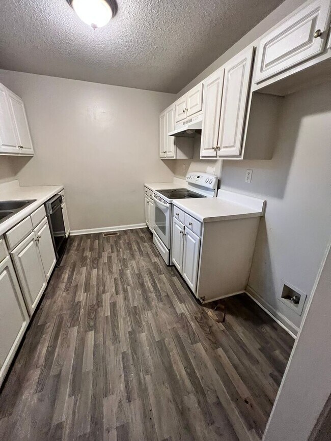 Foto del edificio - 3BD/ 2BA in Hidden Lake Subdivision