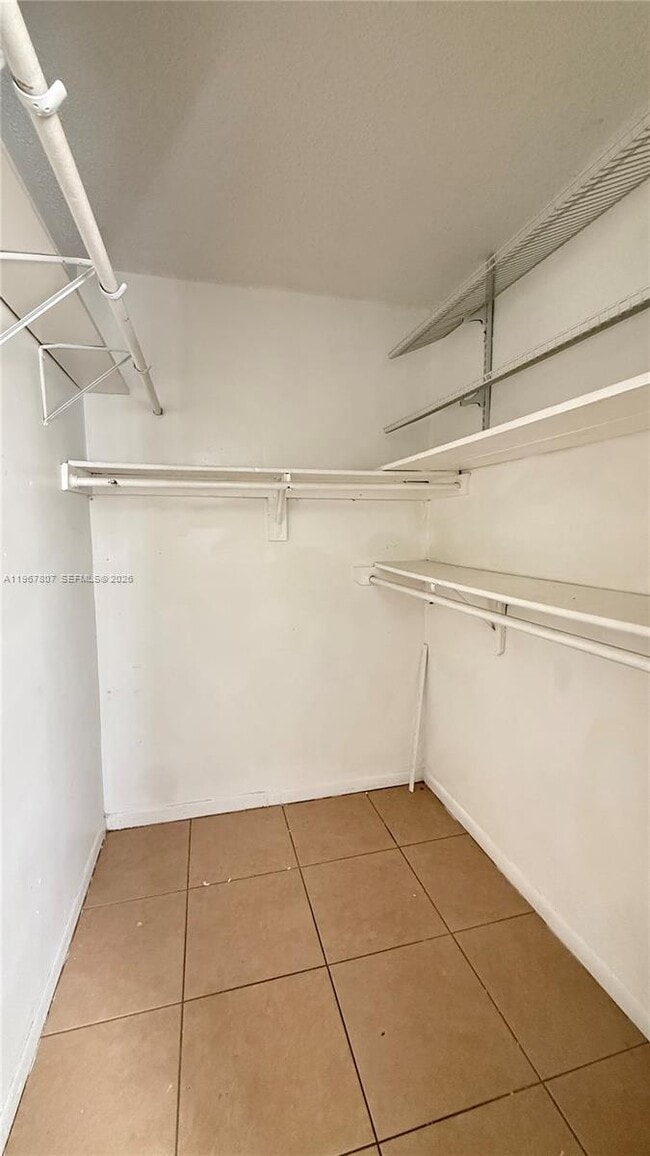 Foto del edificio - 6990 NW 186th St