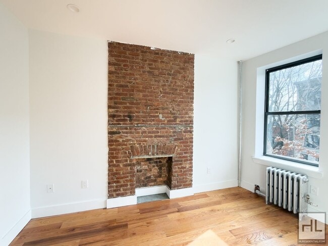 Foto del edificio - PROSPECT PLACE / Spacious Crown Heights Renovated 3-Bed 2-Bath / No Fee