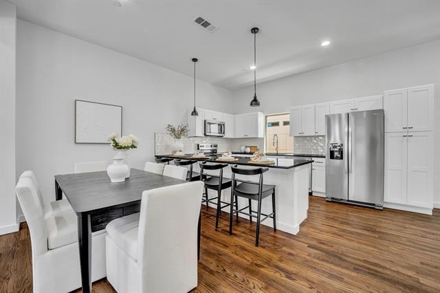 Foto del edificio - 5806 Bryan Pkwy
