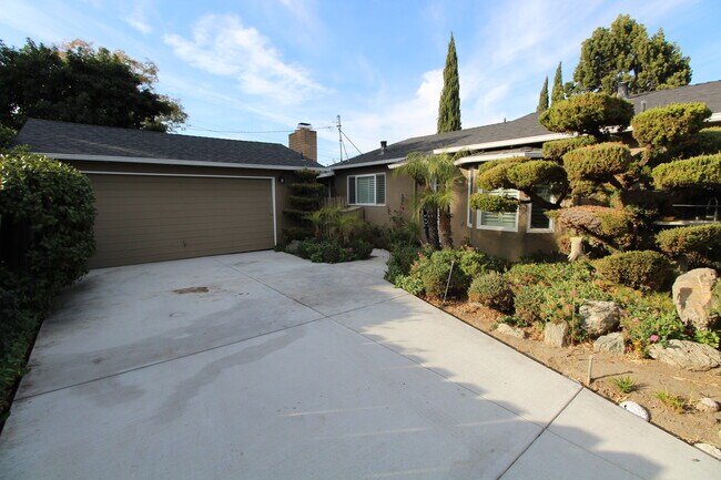 Foto del edificio - 201 Cypress Ave