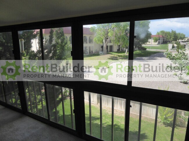Building Photo - Lease Pending - Please apply at your own d...