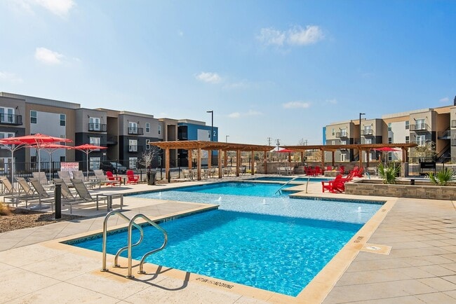 Building Photo - FLATZ 830