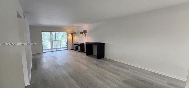 Building Photo - 2304 Lucaya Ln