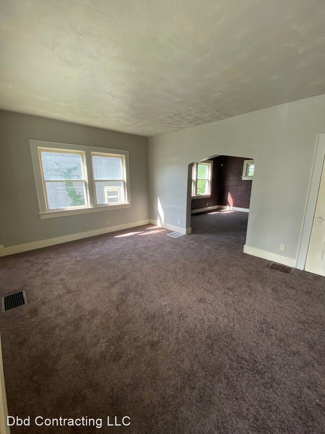 Building Photo - 3 br, 1.5 bath House - 3412 S Harrison St