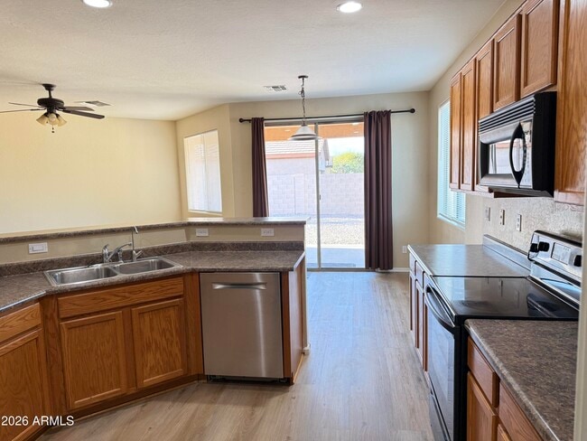 Foto del edificio - 15206 W Morning Glory St