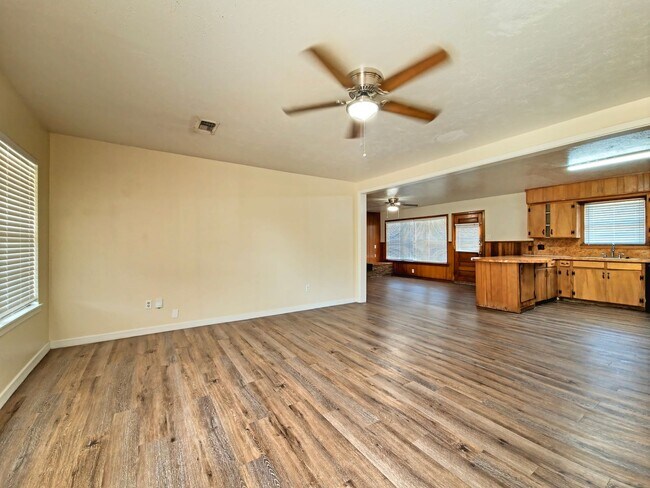 Building Photo - Spacious 3 Bed 2 Bath In Central Lubbock