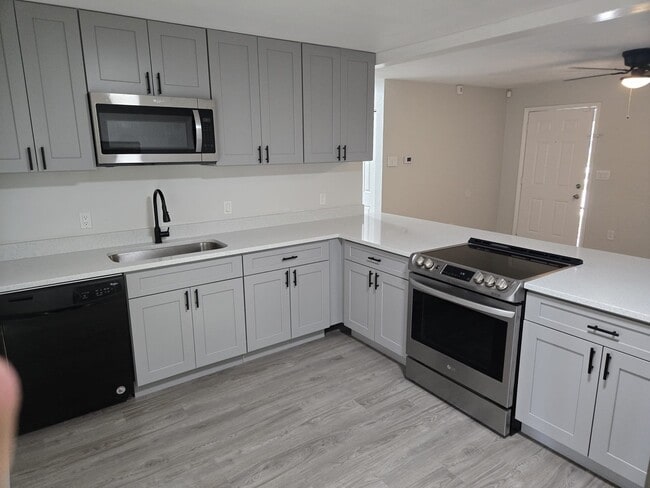 Photo - 266 Diamond St Apartment