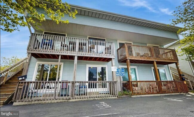 Foto del edificio - 105 Jamestown Rd