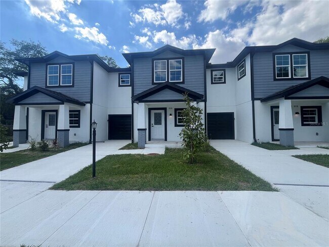 Building Photo - 8108 N Greenwood Ave
