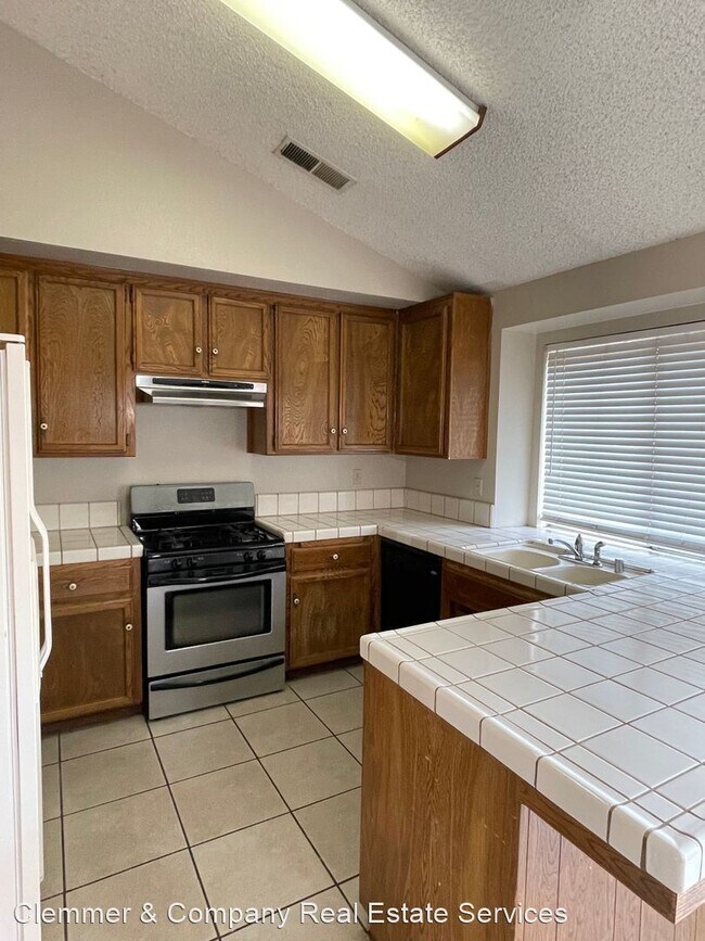 Building Photo - 3 br, 2 bath House - 8716 Heely Ct