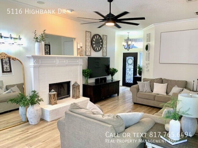 Building Photo - South Arlington stunner ready for a March ...