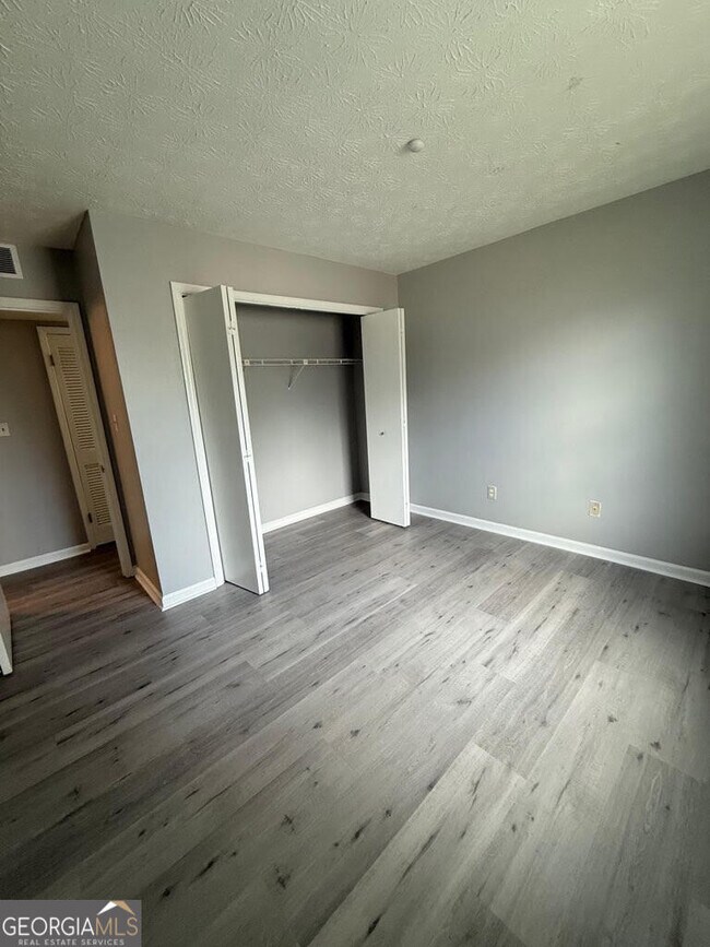 Foto del edificio - 9447 Cypress Ln