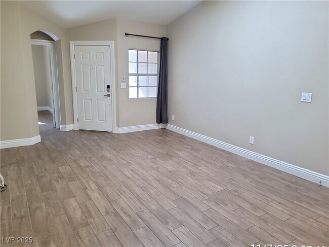 Foto del edificio - 8615 Little Fox St