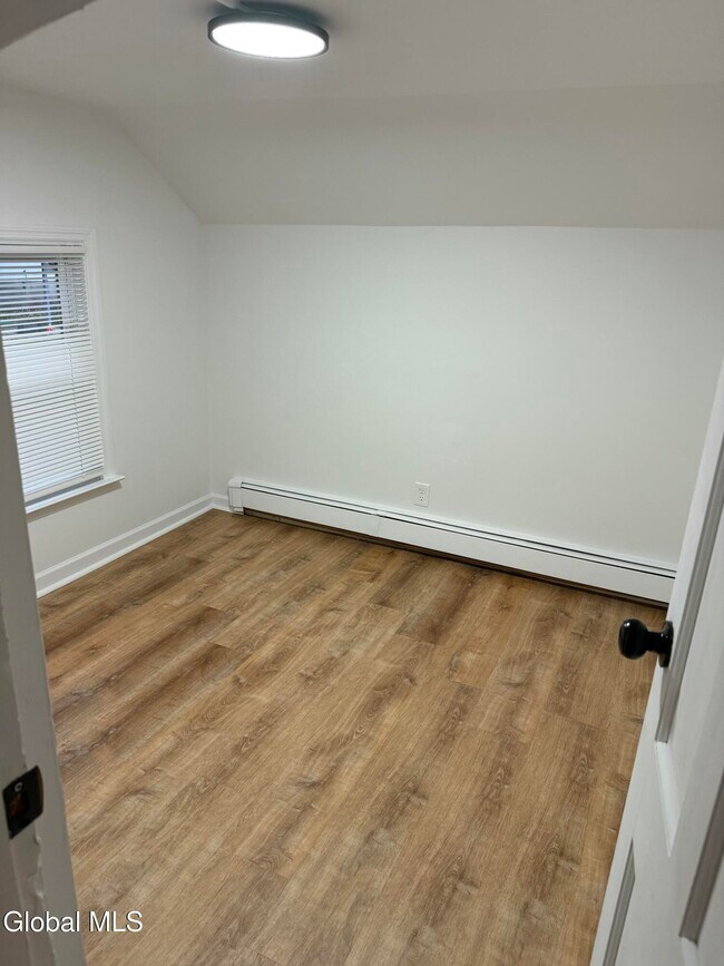 Foto del edificio - 5 Maple St