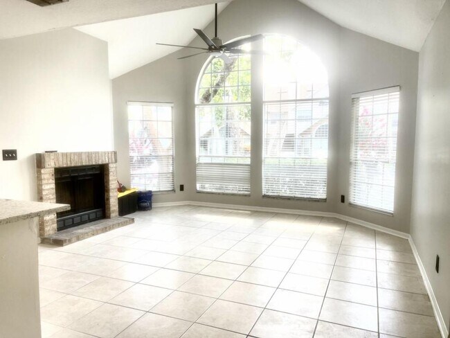 Foto del edificio - 615 Richland Ct #71