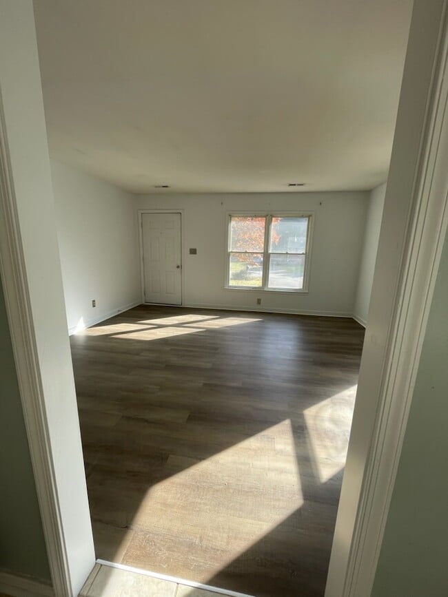 Building Photo - 1426 Maryland Ave