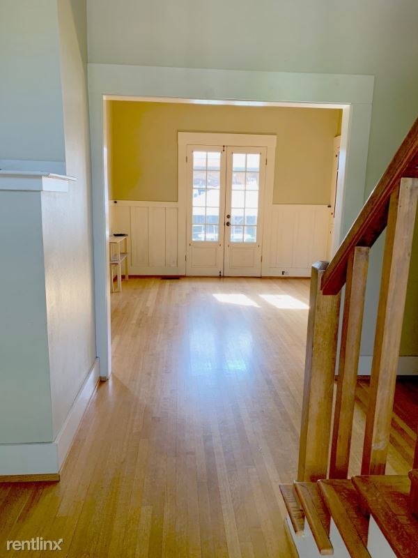 Building Photo - 5 br, 2.5 bath House - 127 W 8th St