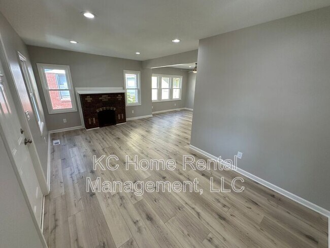 Building Photo - 5223 Garfield Ave