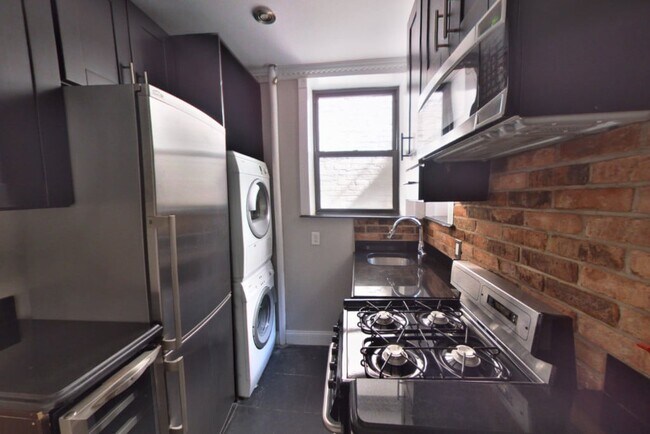 Foto del edificio - 221 E 23rd St