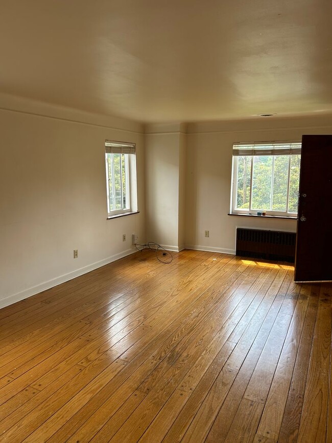 Building Photo - 6622 Ravenal Ct