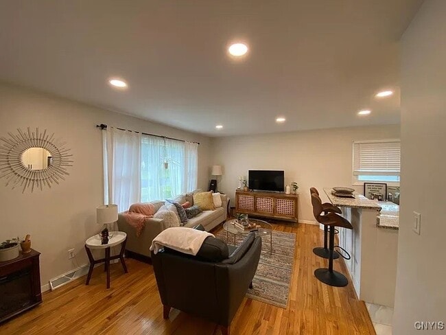 Foto del edificio - 1318 Ashton Rd