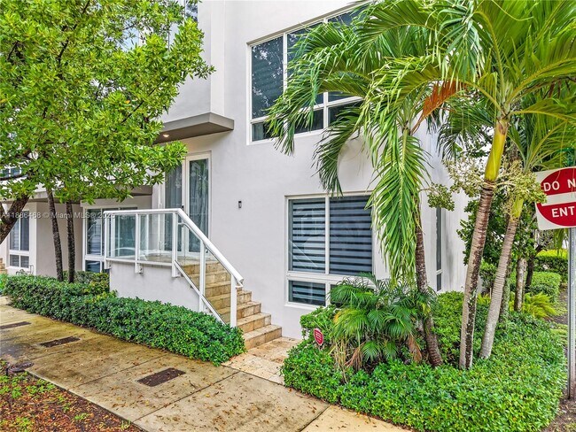 Foto del edificio - 6611 NW 105th Pl